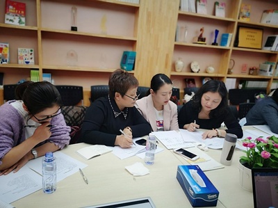 躍然圖上 攜手十余校舉辦幼小銜接家庭教育研討會(huì)，為家長(zhǎng)提供專(zhuān)業(yè)咨詢(xún)服務(wù)